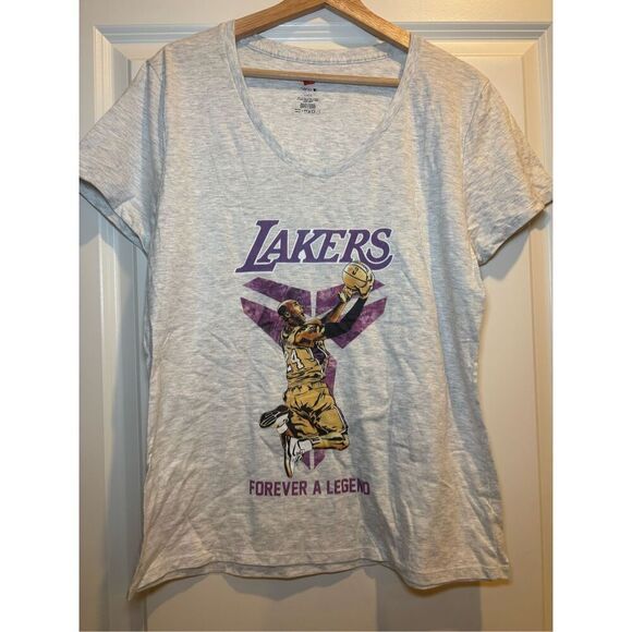 Kobe Bryant Lakers Forever a Legend Women's V-neck T-shirt size Large - Picture 1 of 2